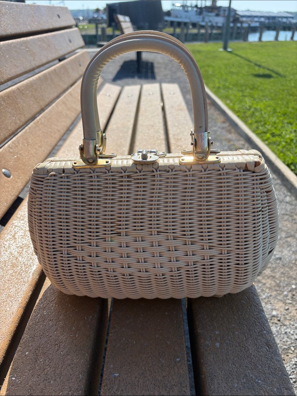 Vintage “Simon” by mister Ernest Woven Cream Handheld Women's Bag